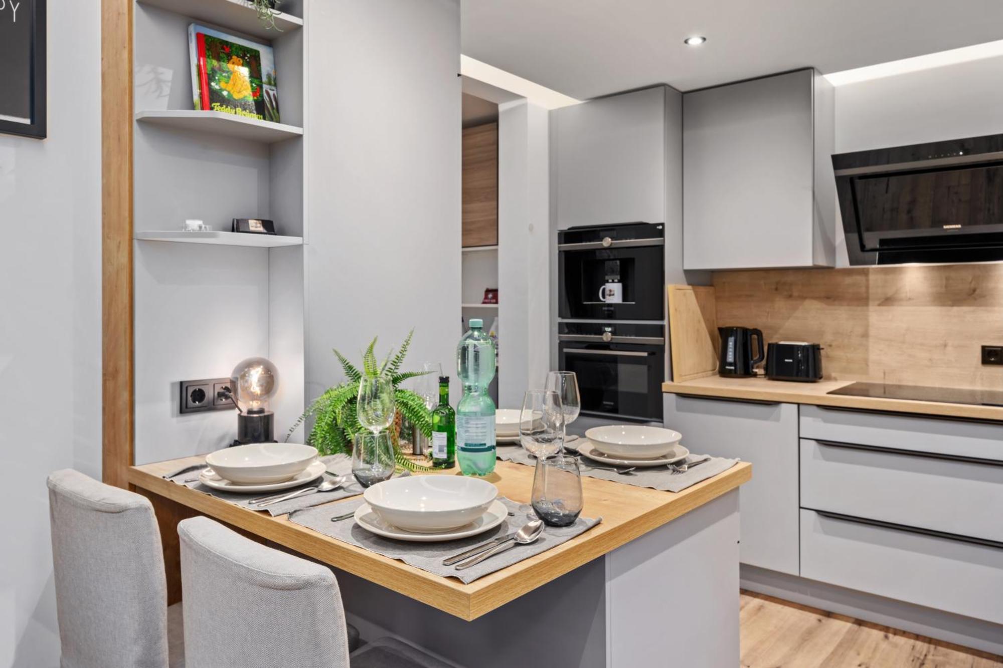 Edler Wohnraum Noble Stadtoase Mit Boxspringbett, Kaffeevollautomat, Lift & Parkplatz ケムニッツ エクステリア 写真