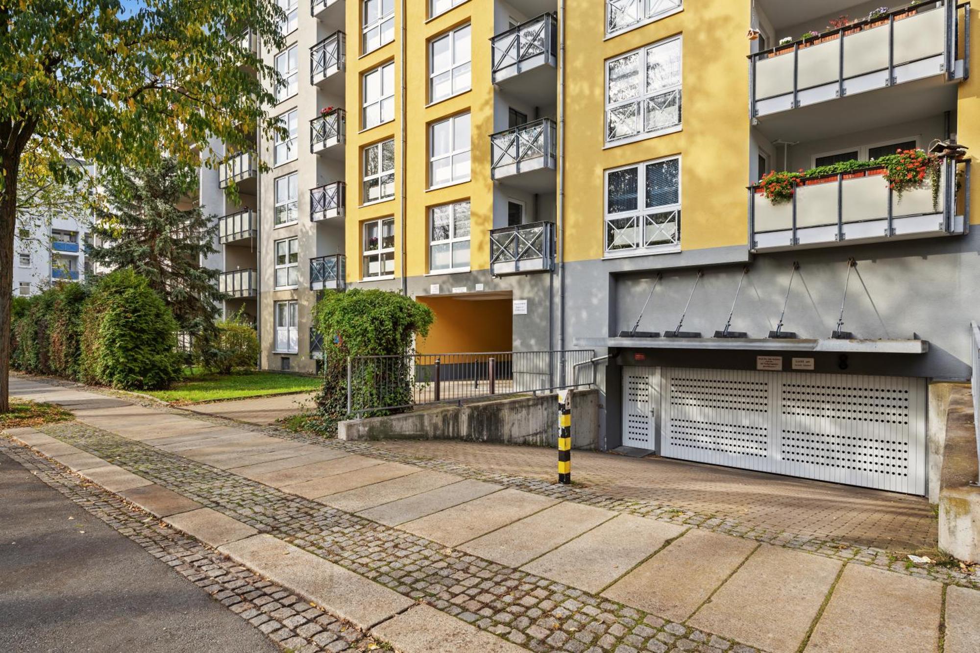 Edler Wohnraum Noble Stadtoase Mit Boxspringbett, Kaffeevollautomat, Lift & Parkplatz ケムニッツ エクステリア 写真