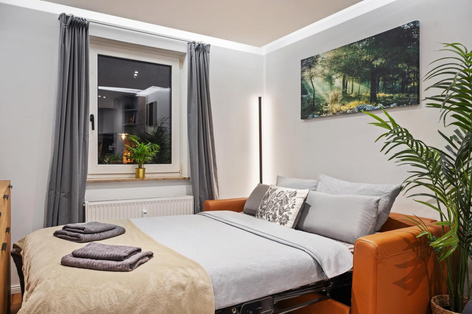 Edler Wohnraum Noble Stadtoase Mit Boxspringbett, Kaffeevollautomat, Lift & Parkplatz ケムニッツ エクステリア 写真