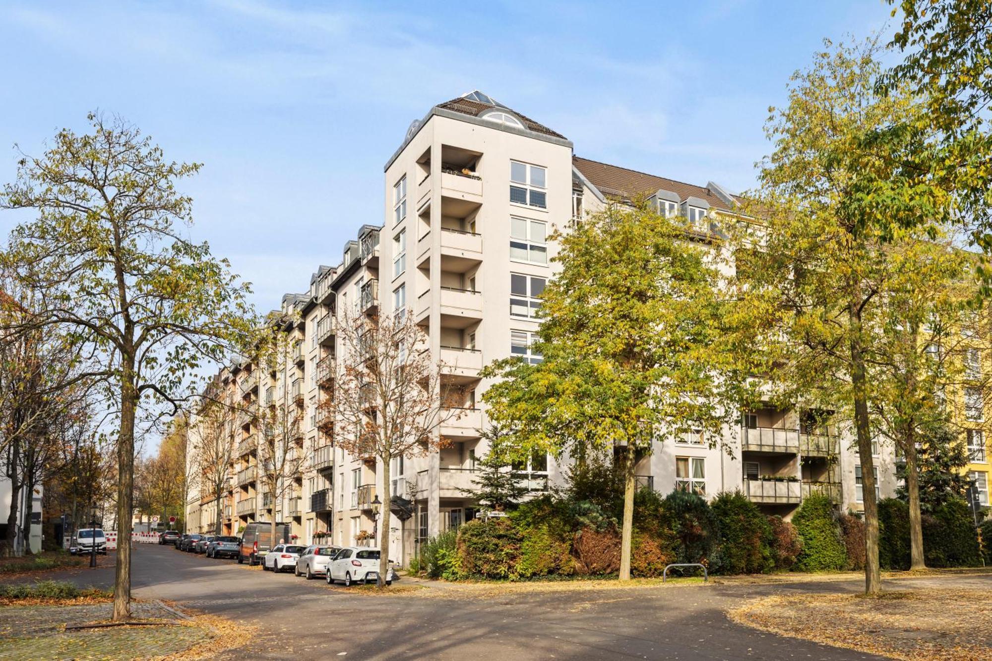Edler Wohnraum Noble Stadtoase Mit Boxspringbett, Kaffeevollautomat, Lift & Parkplatz ケムニッツ エクステリア 写真